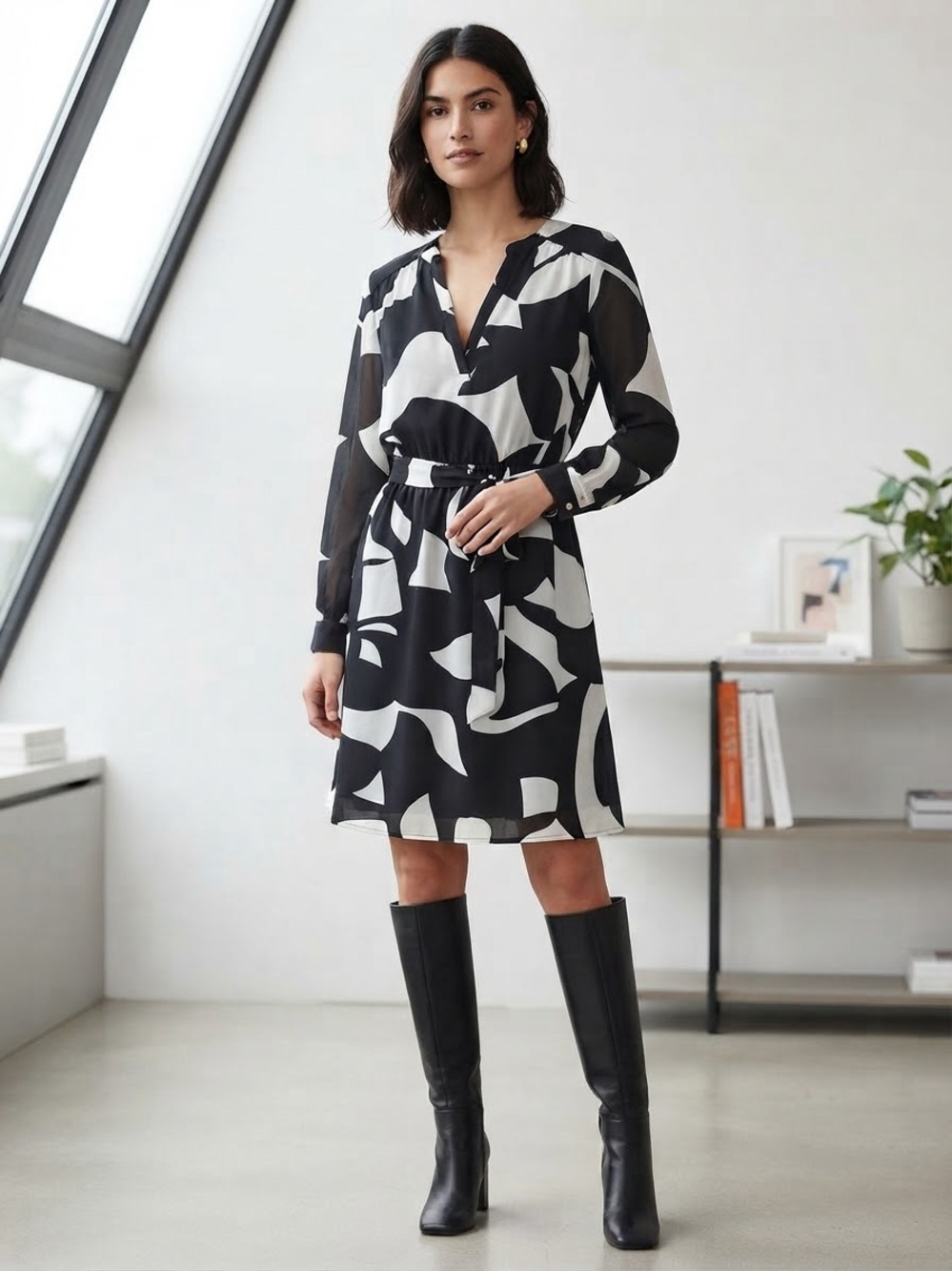 H&M Black and White Abstract Print Long-Sleeve Dress